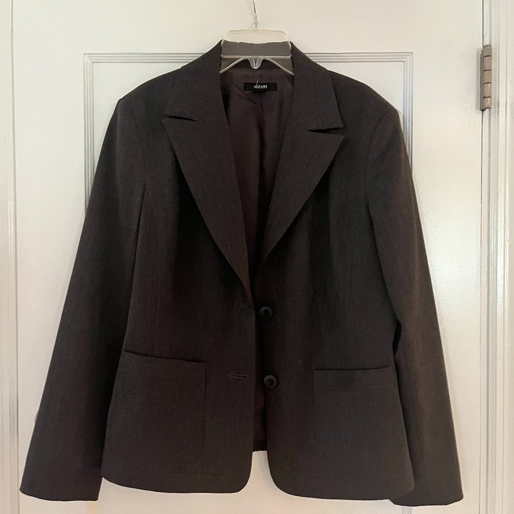 Women's suit jacket size 10